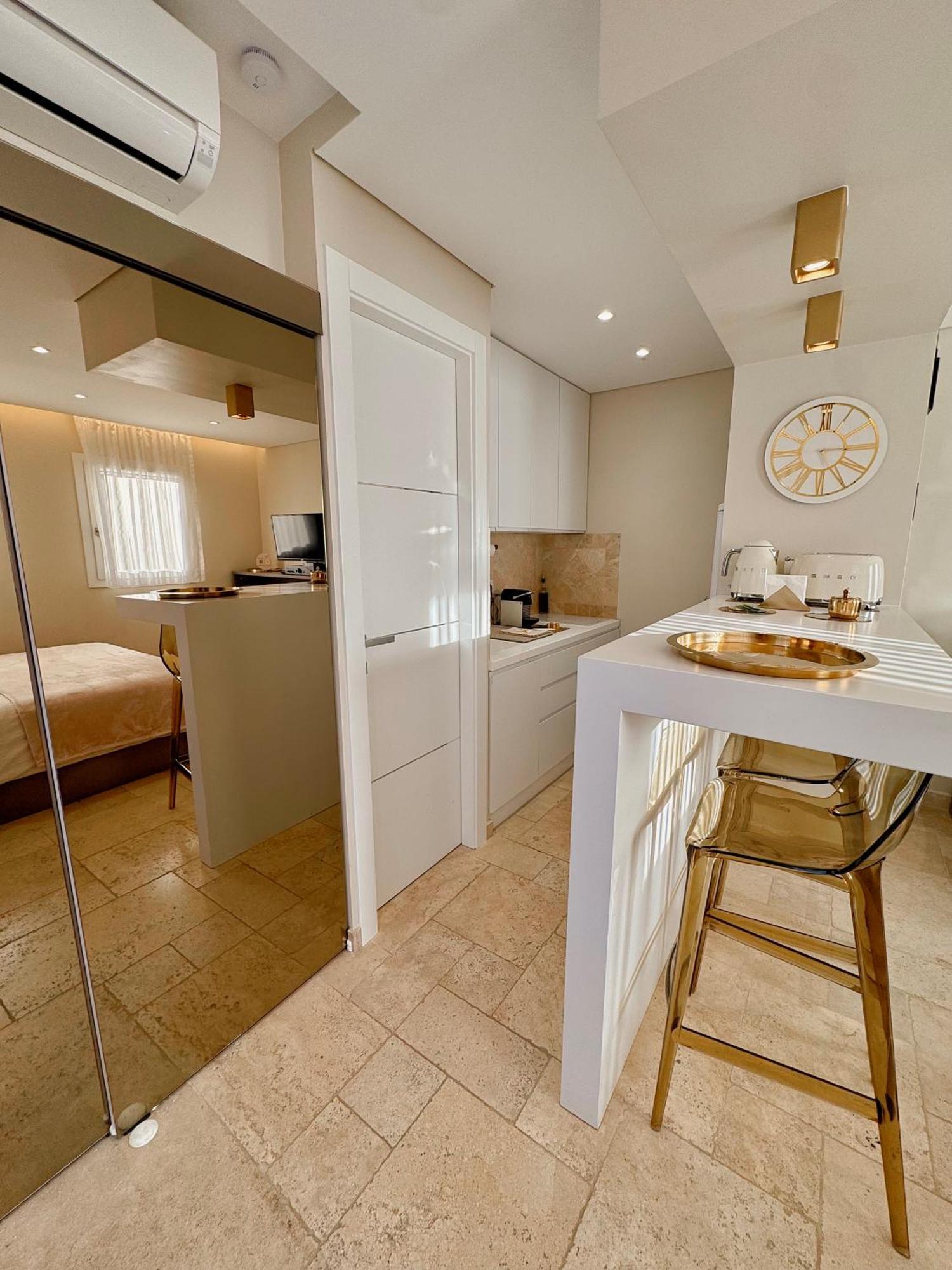 Studio Climatise, Terrasse, Parking Prive, 50M De La Plage Saint-Tropez Eksteriør billede